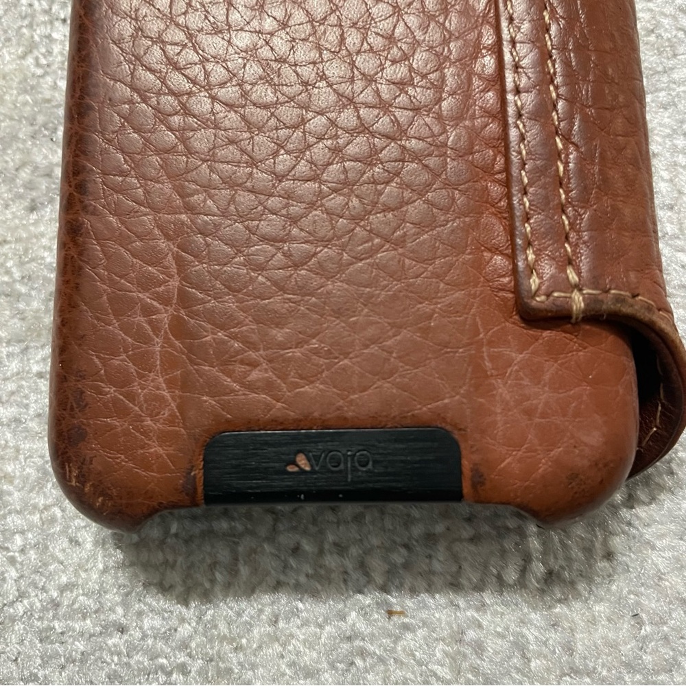 Vaja Wallet iPhone 13 MagSafe Leather Case - Picture 10 of 11